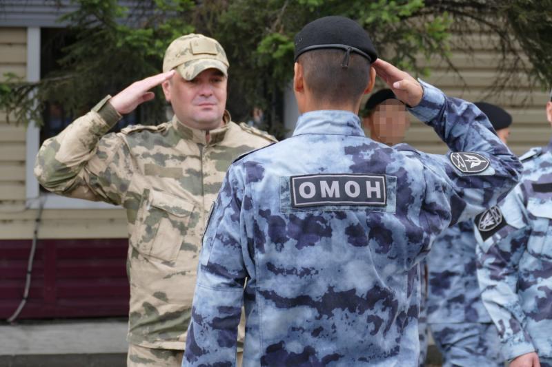 В Росгвардии Тувы отметили День российского ОМОН торжественным построением