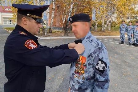 Сотрудники тюменского ОМОН отмечают профессиональный праздник