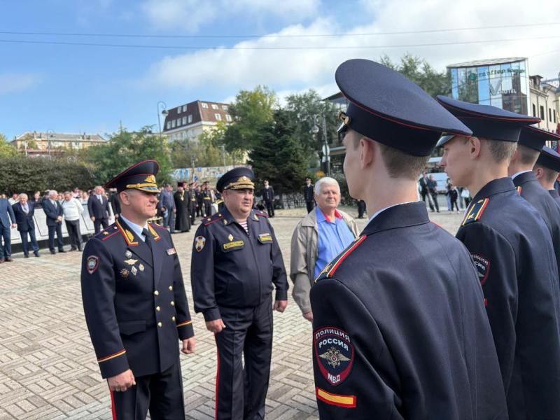 Начальник Управления Росгвардии по Приморскому краю принял участие в церемонии приведения к Присяге будущих полицейских