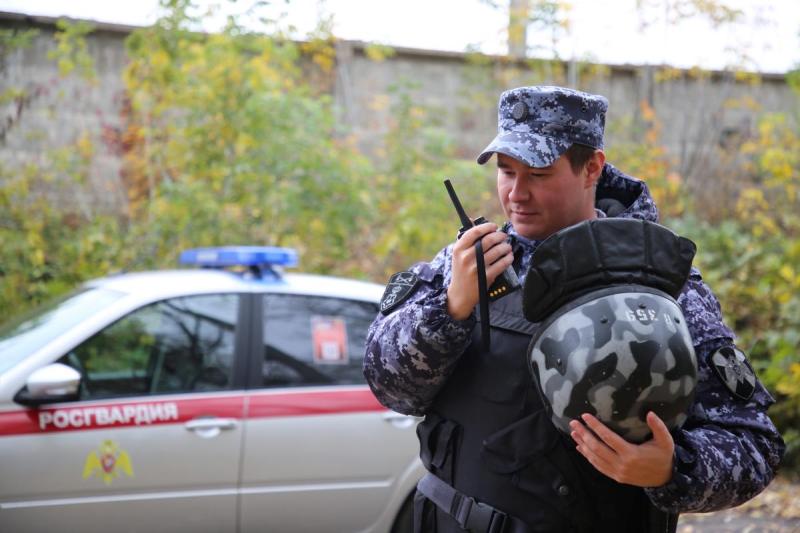 В Саранске сотрудники Росгвардии пресекли нарушение общественного порядка на улице