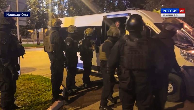 При силовой поддержке спецназа Росгвардии прошли рейды по соблюдению миграционного законодательства в Марий Эл