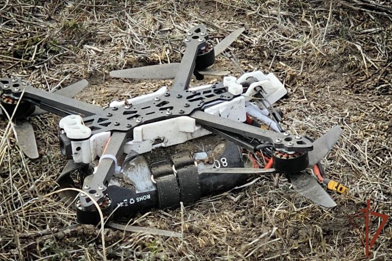 Росгвардейцы уничтожили три FPV-дрона в Запорожской области