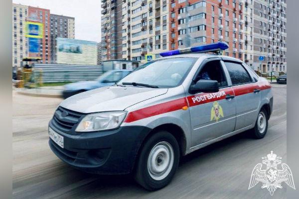 Росгвардейцы задержали рецидивиста, который пытался обокрасть известный супермаркет в Подмосковье