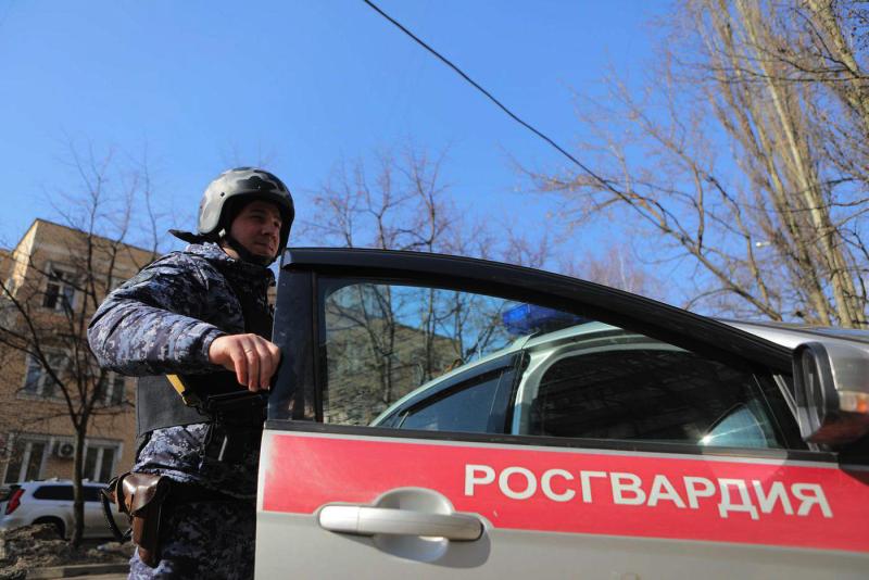 Росгвардейцы задержали нарушителя, после угроз в адрес работницы бара
