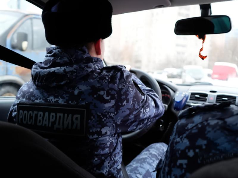 Росгвардейцы благодаря неравнодушному покупателю задержали злоумышленника в торговой точке