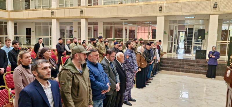 В ЧЕЧЕНСКОЙ РЕСПУБЛИКЕ РОСГВАРДЕЙЦЫ ПРИНЯЛИ УЧАСТИЕ В ТОРЖЕСТВЕННОМ МЕРОПРИЯТИИ, ПРИУРОЧЕННОМ КО ДНЮ ОТЦА