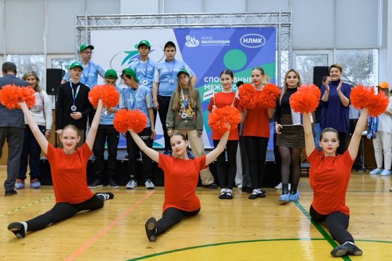 Фонд «Милосердие» открывает спортзалы для 700 липецких школьников