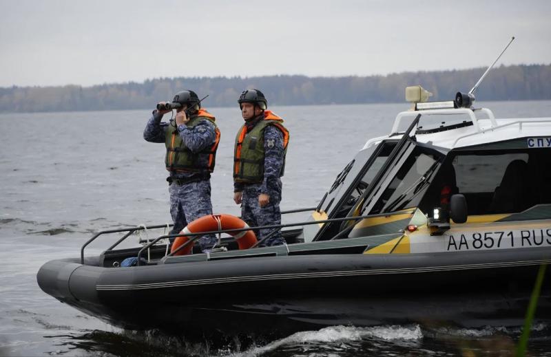 В Москве сотрудники Росгвардии провели учения по пресечению вооружённого нападения на стратегический объект