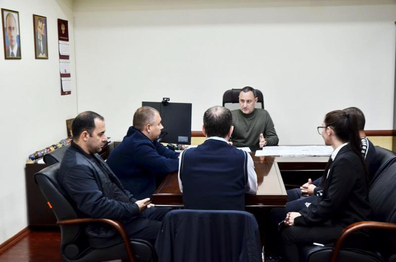 Депутат ЗСК Виктор Тепляков провёл приём граждан в Центральном районе Сочи