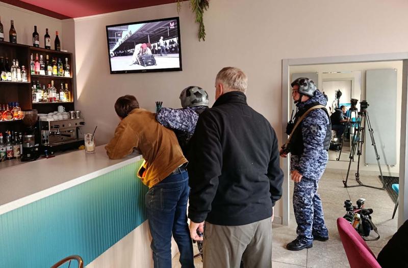 В Орле журналисты стали свидетелями учений росгвардейцев на охраняемом объекте