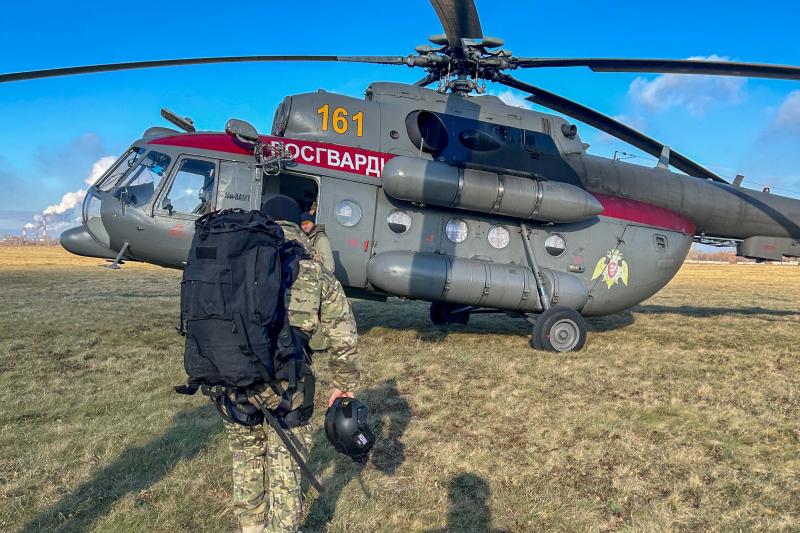 ОМОН «Оберег» отработал спуск с вертолёта в условиях, приближённых к боевым