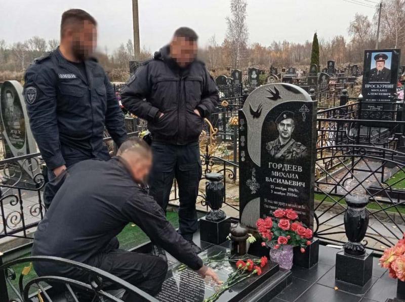 Сотрудники ОМОН «Крепость» почтили память товарища погибшего при исполнении служебного долга