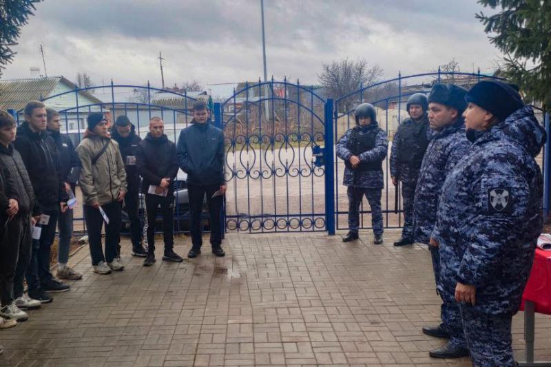 Росгвардейцы рассказали кукморцам о службе во вневедомственной охране