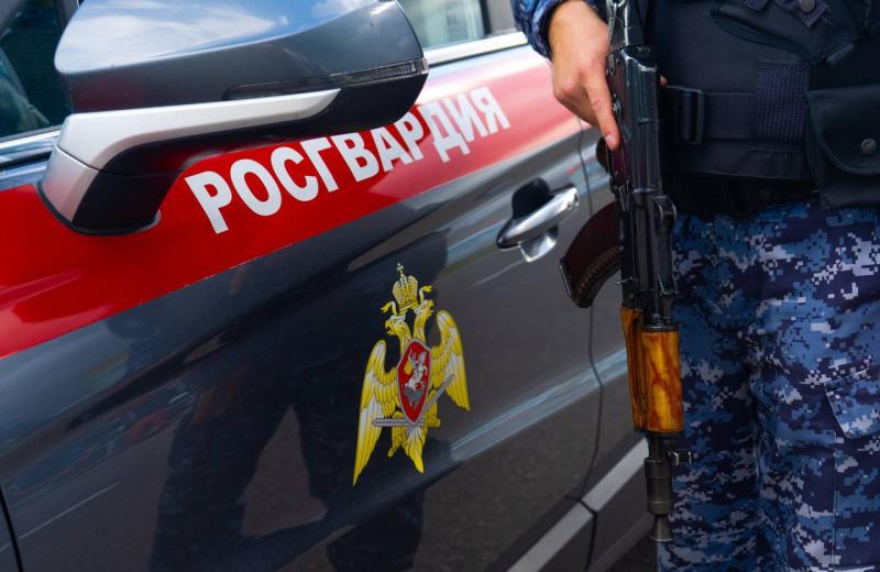 В Подмосковье росгвардейцы задержали гражданина, подозреваемого в мошеннических действиях