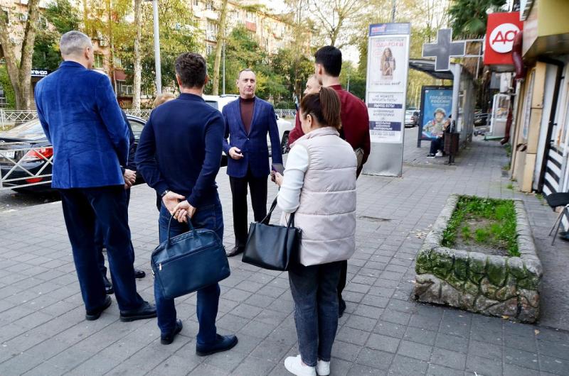 Депутат ЗСК Виктор Тепляков провёл обход в микрорайоне Донская