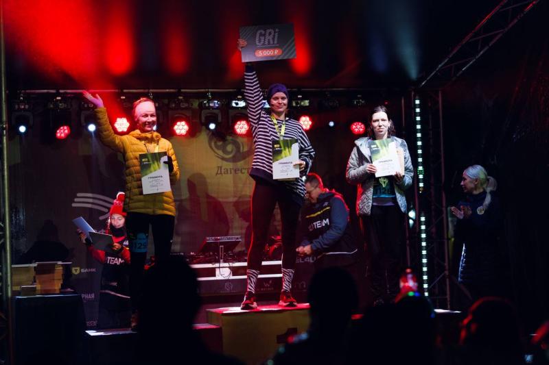 Ночной полумарафон Lights of Derbent прошел на улицах Дербента