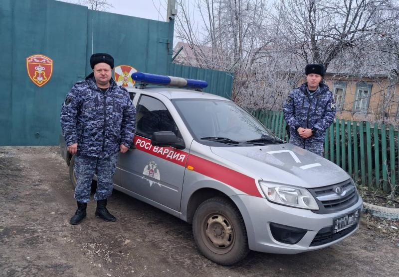 Сотрудники Росгвардии предотвратили возгорание на территории частного домовладения в Тамбовской области